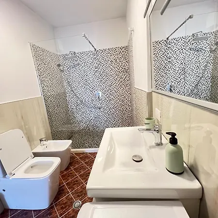 Spacious 1br Hub With Balcony