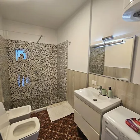 Apartmán Spacious 1br Hub With Balcony *